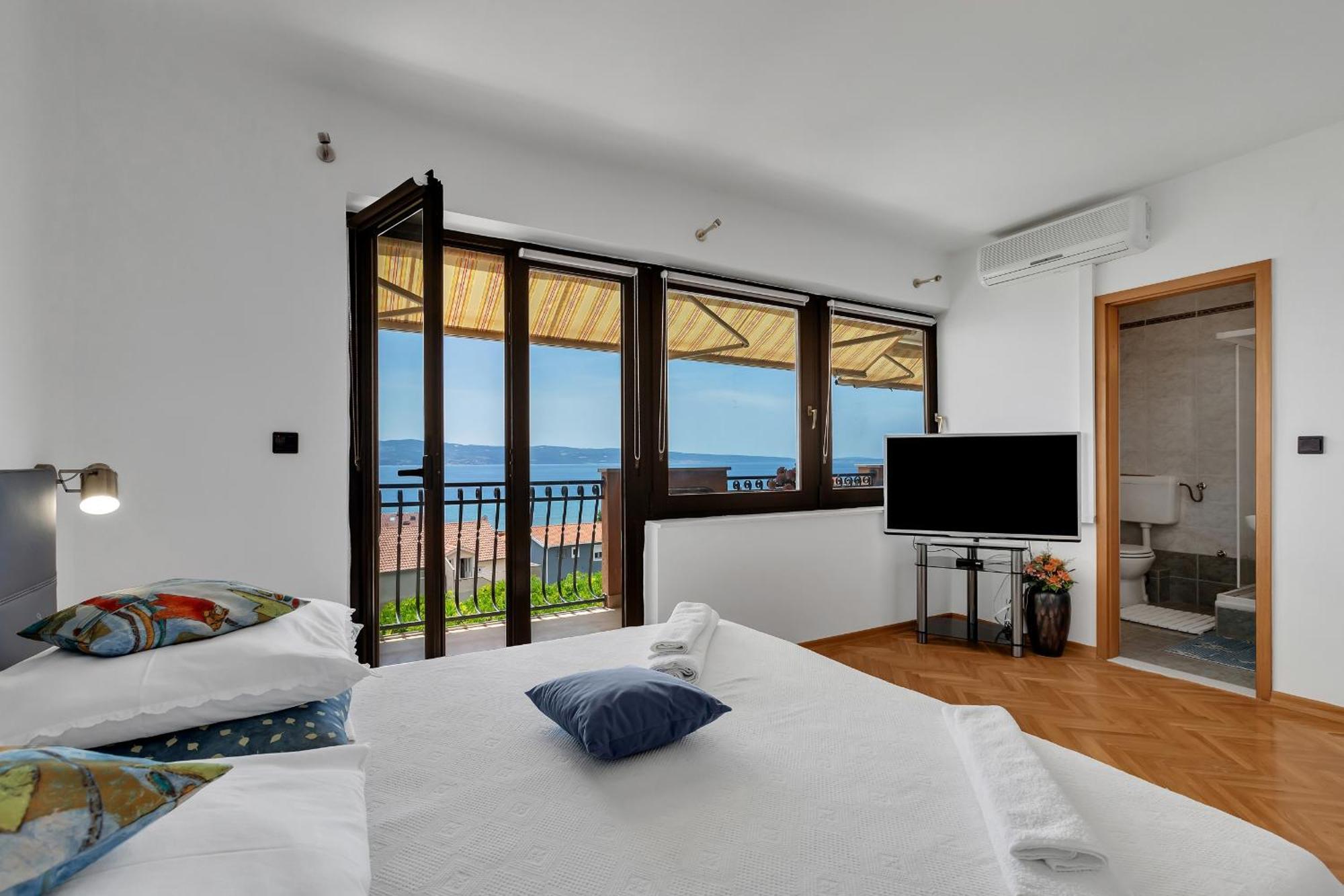 Apartments And Rooms With Parking Space Duce, Omis - 10303 Номер фото