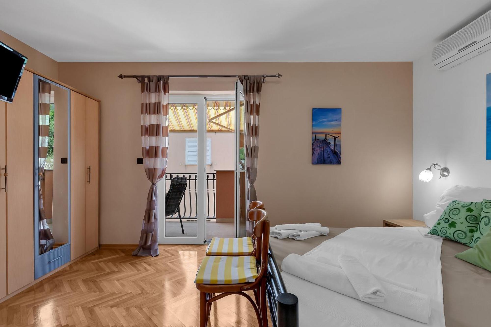 Apartments And Rooms With Parking Space Duce, Omis - 10303 Номер фото