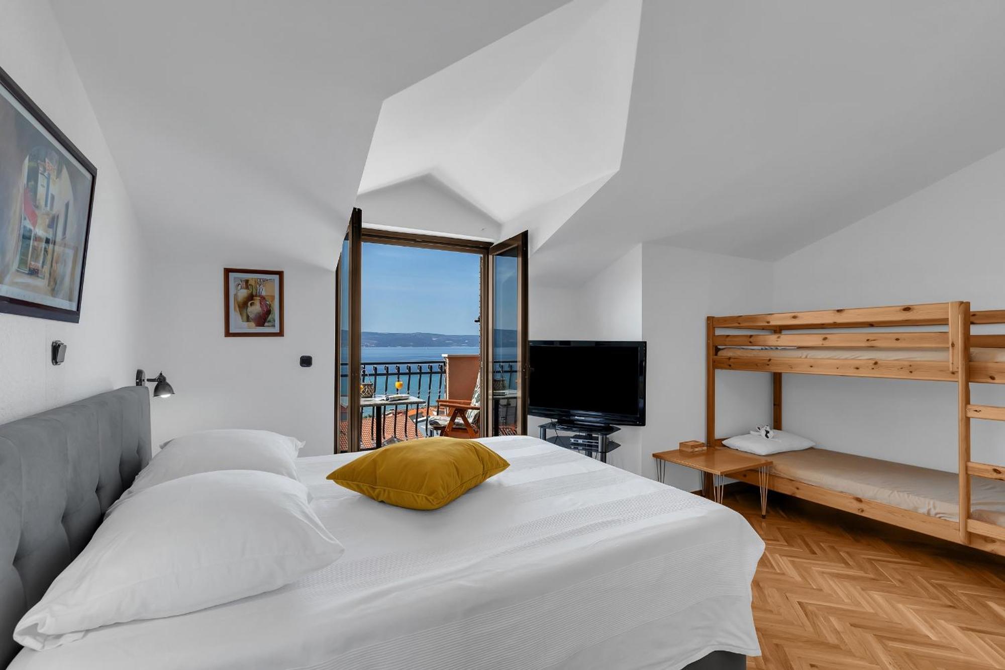 Apartments And Rooms With Parking Space Duce, Omis - 10303 Номер фото