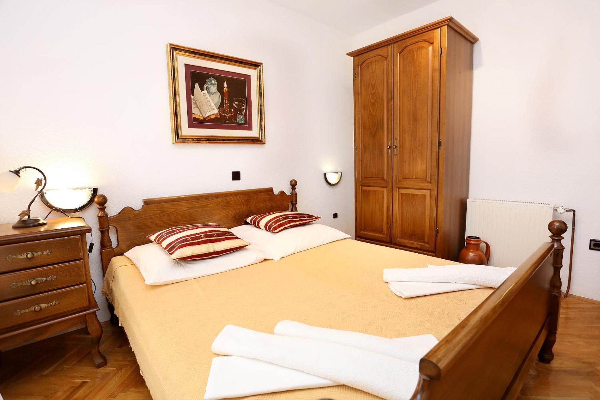 Apartments And Rooms With Parking Space Duce, Omis - 10303 Номер фото